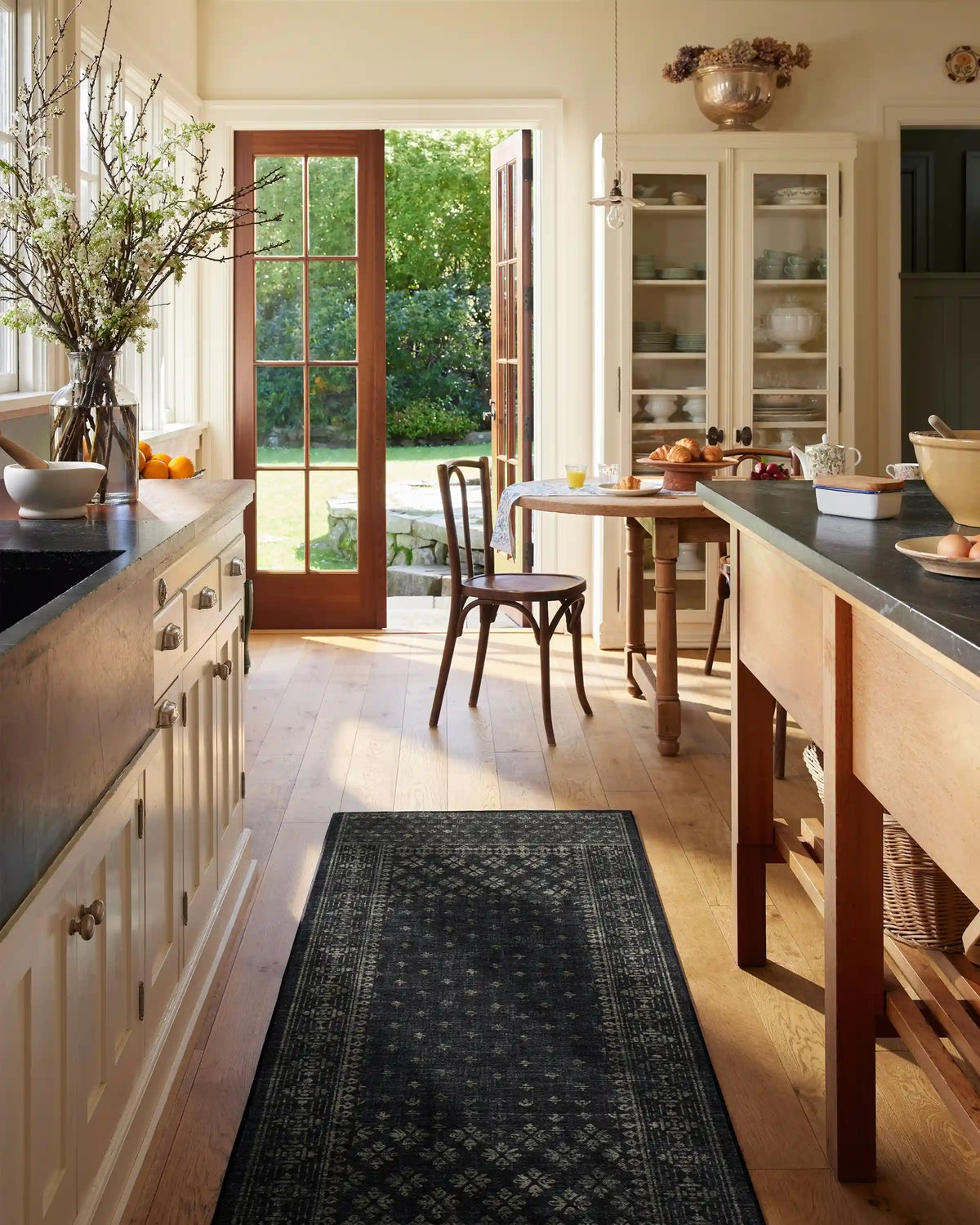 Fernanda Black Rug