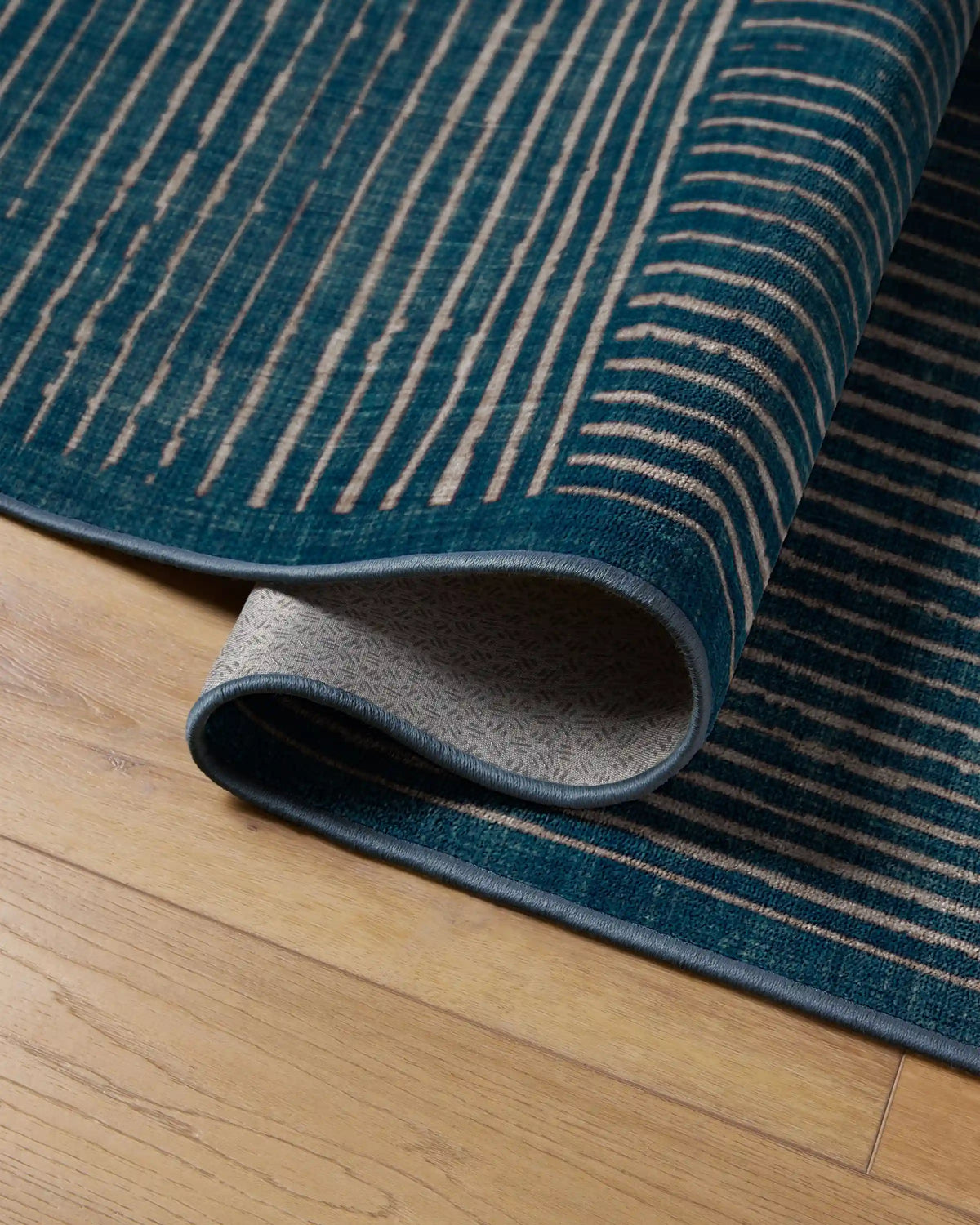 Linear Oasis Blue Rug