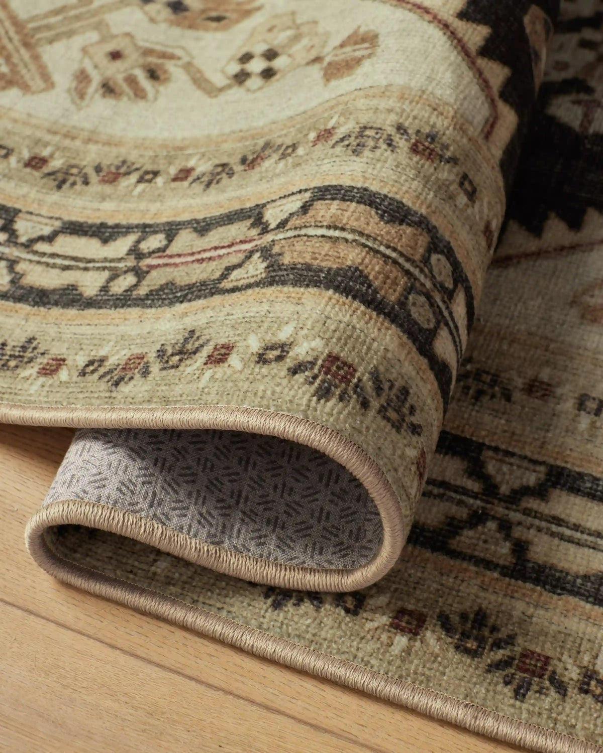 Pradera Tan & Soft Black Rug