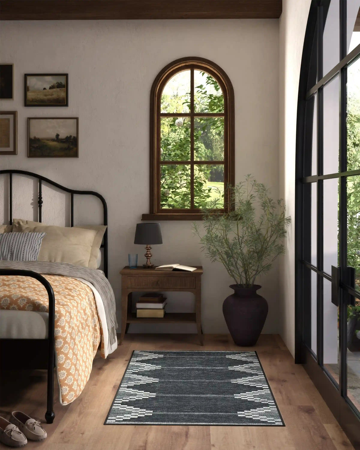 Sloane Black Rug