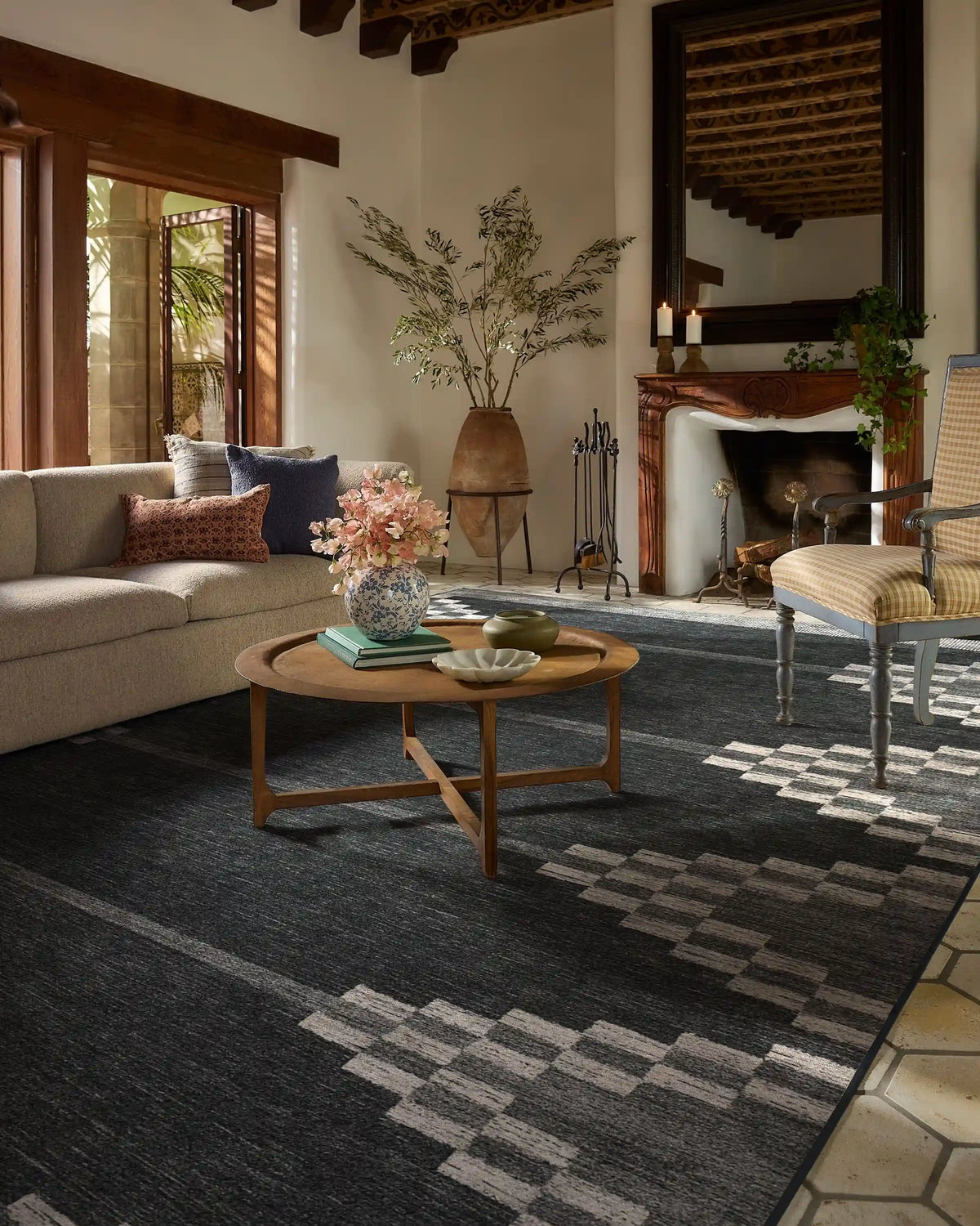 Sloane Black Rug